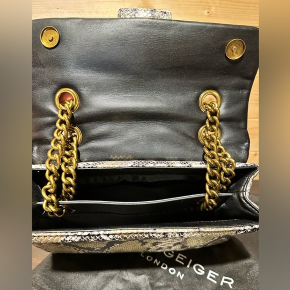 BNWOT Kurt Geiger London large Kensington handbag in gold snake print. - Picture 9 of 14